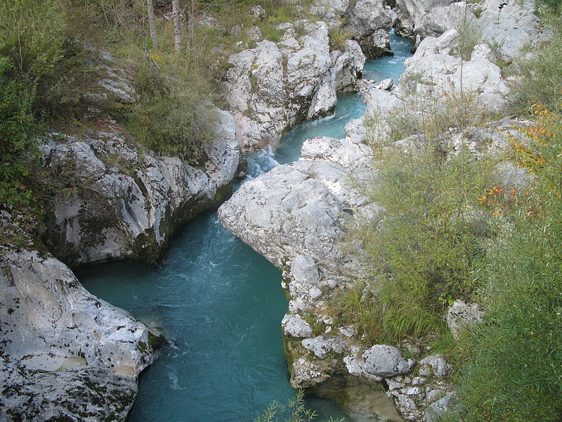 800px-Mala_korita_Soče_(1)