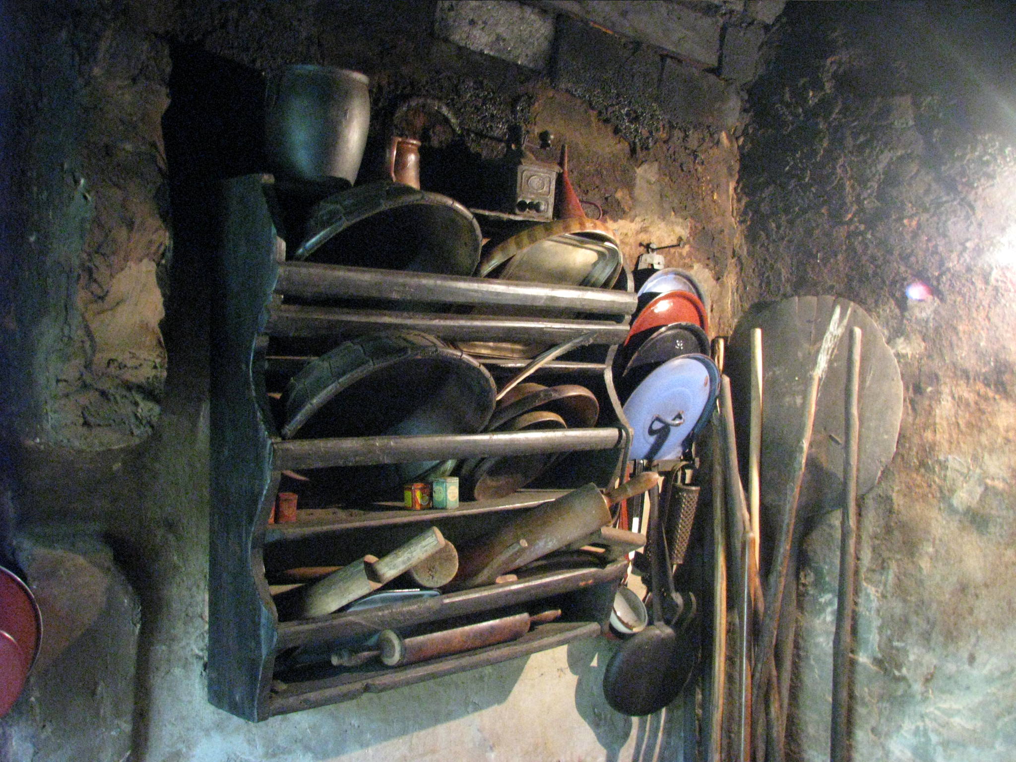 junezeva_domacija_-_kuhinjska_posoda