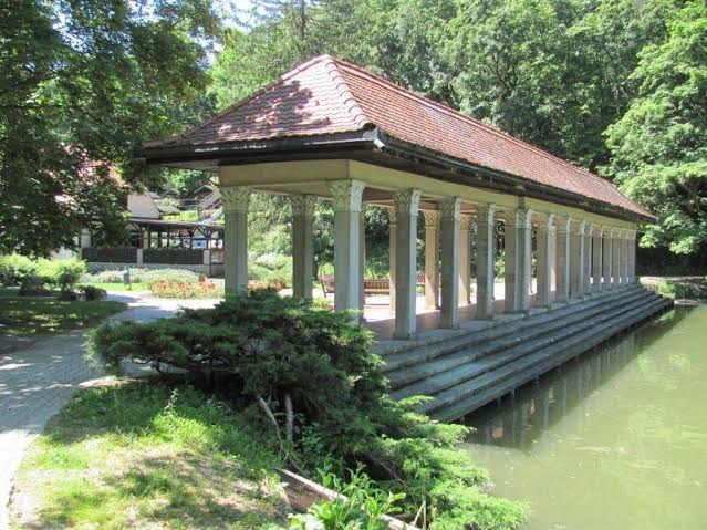 0f1efa9d-eca9-4d9d-9acb-f30d2c9d8315