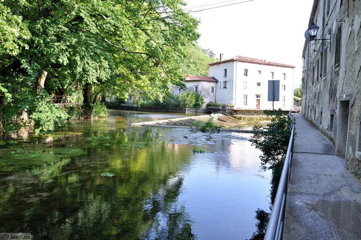 b02ea9b8-55bb-498a-9760-7502f8480ebc